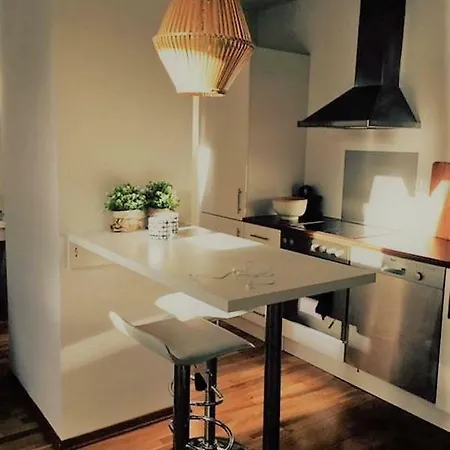 Daire Beautiful Apt In High End Area. *